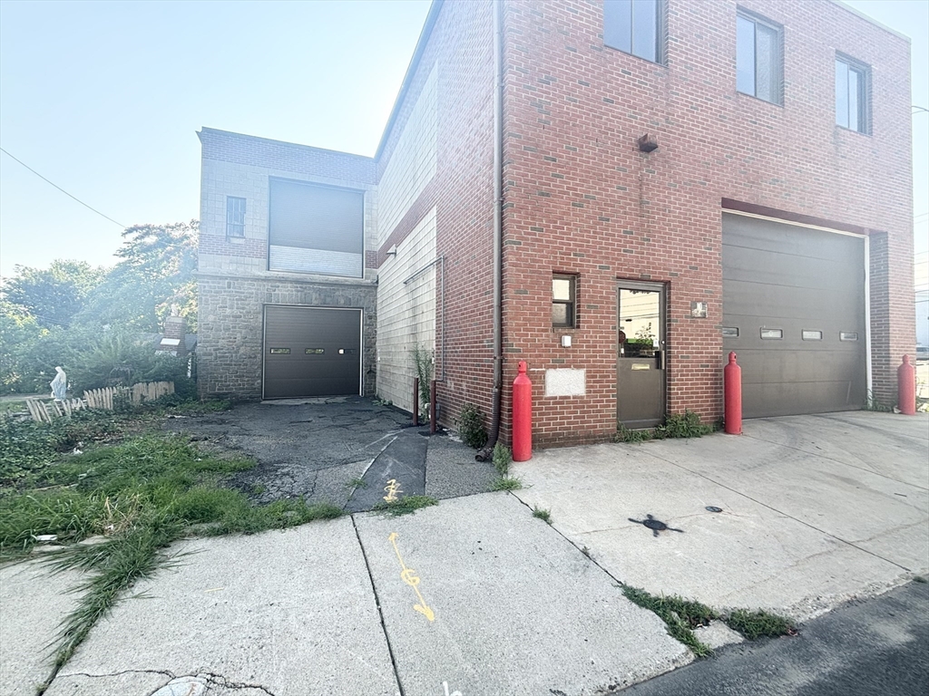 11 Marlboro Street, Malden, Massachusetts, ,Commercial Lease,For Rent,Marlboro Street,73546910
