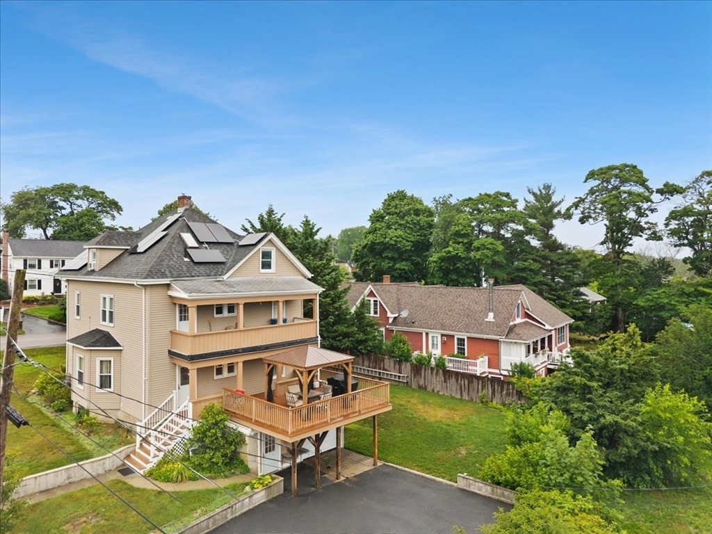 2118 Riverside Ave, Somerset, Massachusetts, 5 Bedrooms Bedrooms, 14 Rooms Rooms,4 BathroomsBathrooms,Residential Income,For Sale,Riverside Ave,73546955