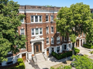 1629 Commonwealth Avenue, Boston, Massachusetts, 2 Bedrooms Bedrooms, 4 Rooms Rooms,1 BathroomBathrooms,Residential Lease,For Rent,Commonwealth Avenue,73547101