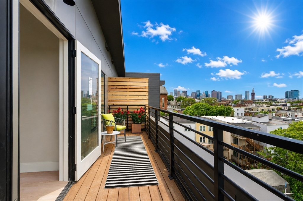 287 Maverick Street, Boston, Massachusetts, 1 Bedroom Bedrooms, 3 Rooms Rooms,1 BathroomBathrooms,Residential,For Sale,Maverick Street,73547128