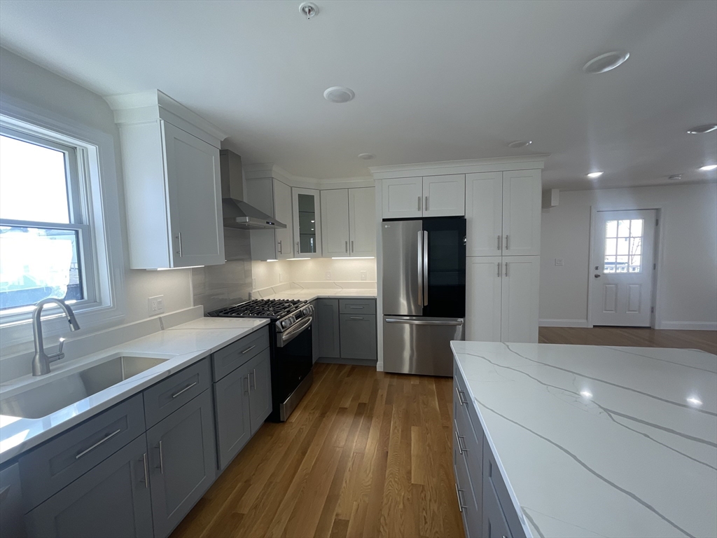 40 Everett St, Everett, Massachusetts, 3 Bedrooms Bedrooms, 6 Rooms Rooms,2.5 BathroomsBathrooms,Residential Lease,For Rent,Everett St,73547133