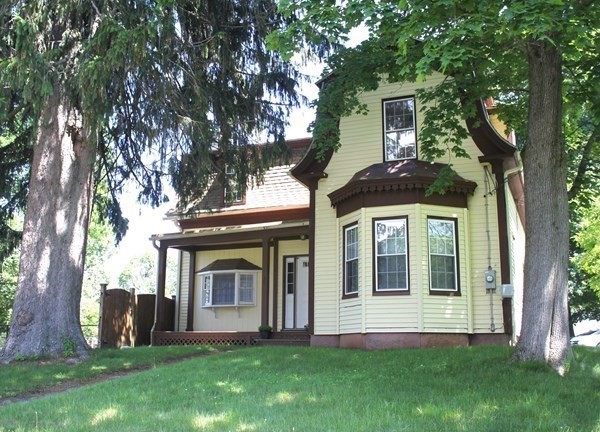 32 Ash St, Winchendon, Massachusetts, 3 Bedrooms Bedrooms, 8 Rooms Rooms,1.5 BathroomsBathrooms,Residential,For Sale,Ash St,73547144