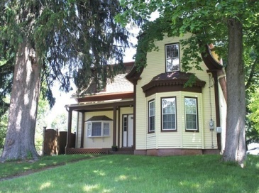32 Ash St, Winchendon, Massachusetts, 3 Bedrooms Bedrooms, 8 Rooms Rooms,1.5 BathroomsBathrooms,Residential,For Sale,Ash St,73547144