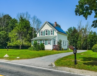 1236 Main St., Acushnet, Massachusetts, 3 Bedrooms Bedrooms, 8 Rooms Rooms,1 BathroomBathrooms,Residential,For Sale,Main St.,73547097