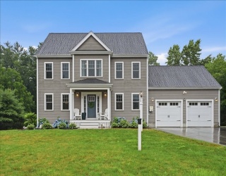 2 Bourne Dr., Halifax, Massachusetts, 4 Bedrooms Bedrooms, 8 Rooms Rooms,2.5 BathroomsBathrooms,Residential,For Sale,Bourne Dr.,73547032