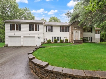 1 Savel Ln, Sharon, Massachusetts, 4 Bedrooms Bedrooms, 10 Rooms Rooms,2.5 BathroomsBathrooms,Residential,For Sale,Savel Ln,73547129