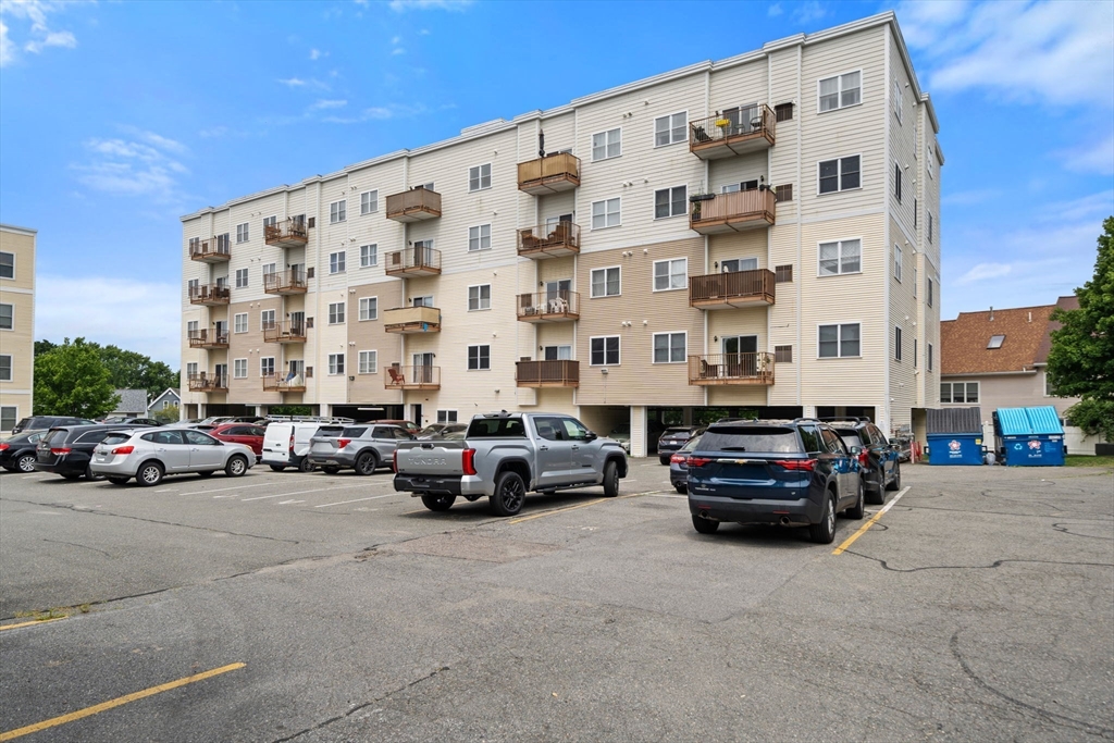 84 Aborn St, Peabody, Massachusetts, 2 Bedrooms Bedrooms, 5 Rooms Rooms,2 BathroomsBathrooms,Residential,For Sale,Aborn St,73547054