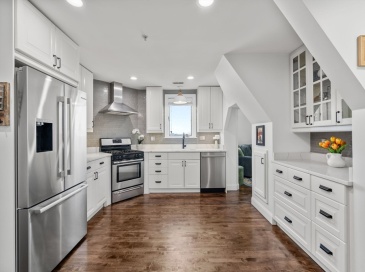 155 Franklin Ave, Chelsea, Massachusetts, 2 Bedrooms Bedrooms, 6 Rooms Rooms,1.5 BathroomsBathrooms,Residential,For Sale,Franklin Ave,73547166
