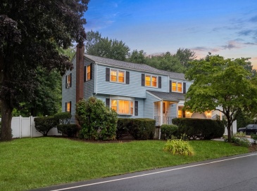 10 Locust Street, Burlington, Massachusetts, 5 Bedrooms Bedrooms, 12 Rooms Rooms,2.5 BathroomsBathrooms,Residential,For Sale,Locust Street,73547139