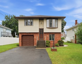 10 Bramucci Street, Ludlow, Massachusetts, 3 Bedrooms Bedrooms, 9 Rooms Rooms,2 BathroomsBathrooms,Residential,For Sale,Bramucci Street,73547170