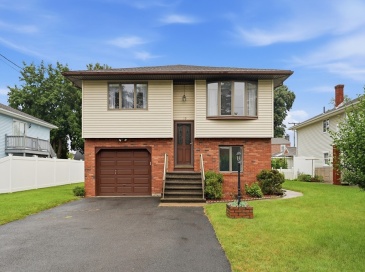 10 Bramucci Street, Ludlow, Massachusetts, 3 Bedrooms Bedrooms, 9 Rooms Rooms,2 BathroomsBathrooms,Residential,For Sale,Bramucci Street,73547170