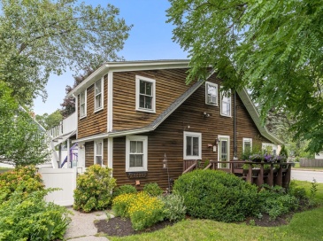 187 Low St, Newburyport, Massachusetts, 2 Bedrooms Bedrooms, 4 Rooms Rooms,1 BathroomBathrooms,Residential,For Sale,Low St,73547175