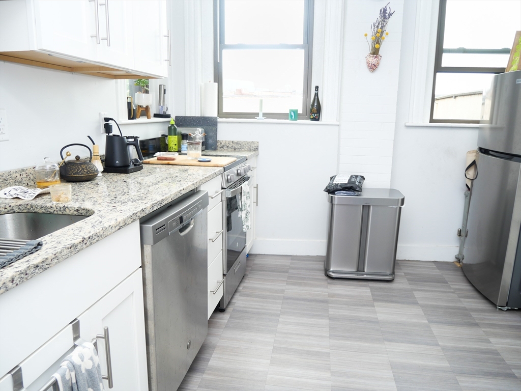 1378 Beacon, Brookline, Massachusetts, 1 Bedroom Bedrooms, 2 Rooms Rooms,1 BathroomBathrooms,Residential Lease,For Rent,Beacon,73535962