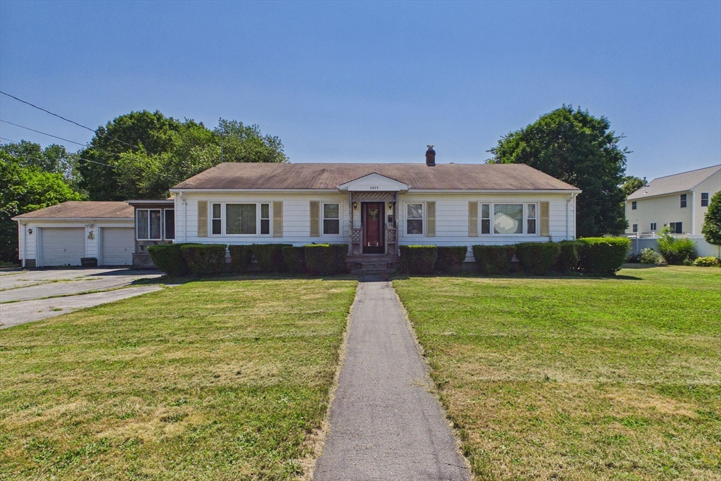 3979 Acushnet Ave, New Bedford, Massachusetts, 4 Bedrooms Bedrooms, 6 Rooms Rooms,1 BathroomBathrooms,Residential,For Sale,Acushnet Ave,73547167