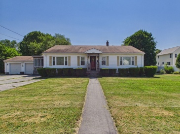 3979 Acushnet Ave, New Bedford, Massachusetts, 4 Bedrooms Bedrooms, 6 Rooms Rooms,1 BathroomBathrooms,Residential,For Sale,Acushnet Ave,73547167