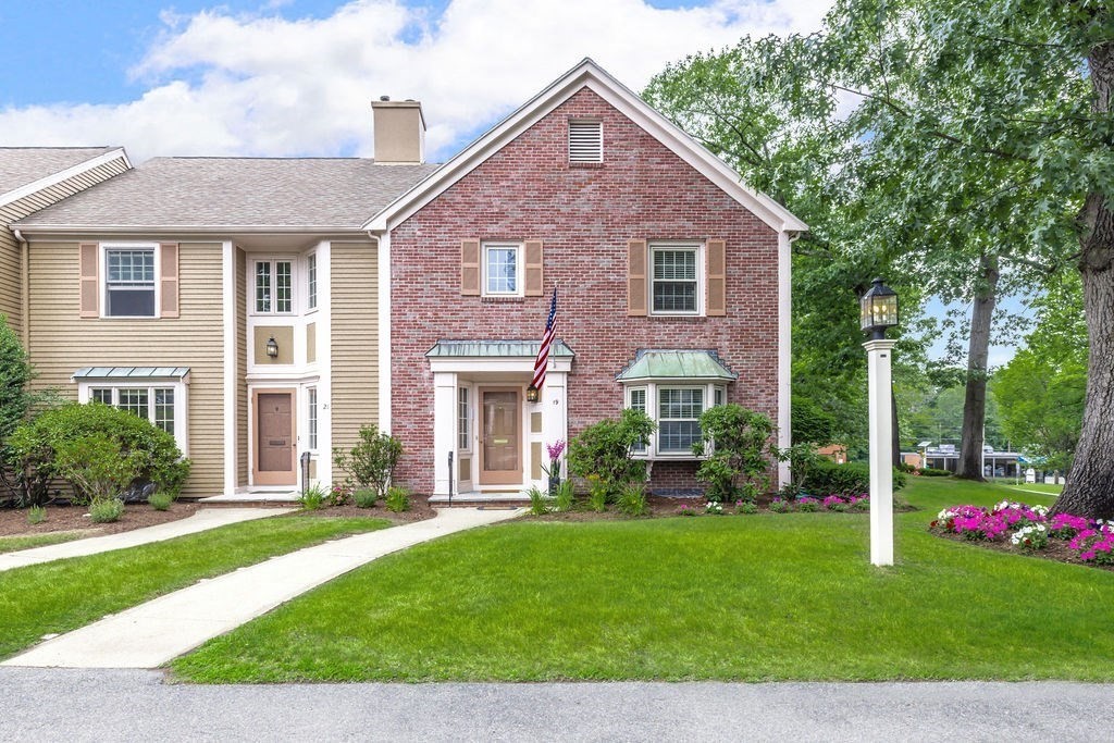 19 Oakland Ave, Needham, Massachusetts, 2 Bedrooms Bedrooms, 7 Rooms Rooms,2.5 BathroomsBathrooms,Residential,For Sale,Oakland Ave,73546889