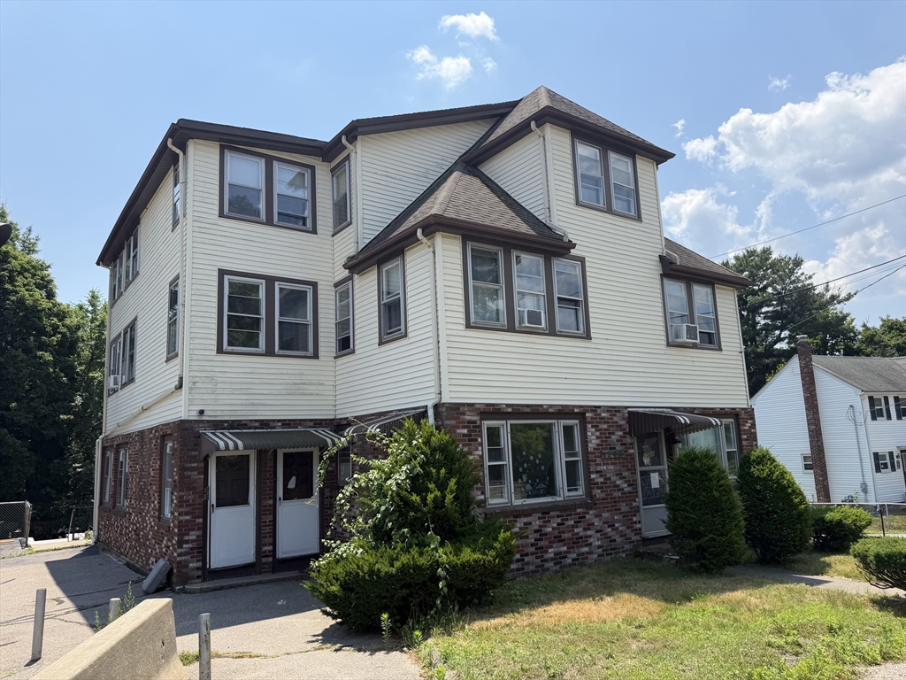 1508 Central St, Stoughton, Massachusetts, 12 Bedrooms Bedrooms, 24 Rooms Rooms,6 BathroomsBathrooms,Residential Income,For Sale,Central St,73547237