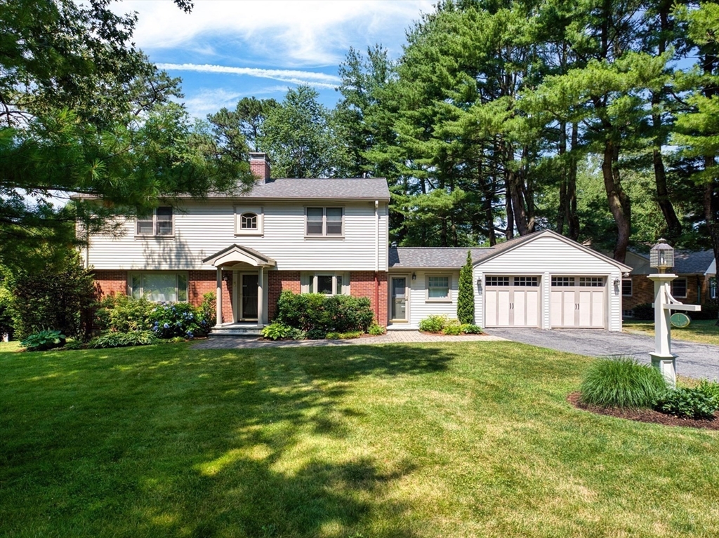 1 Dawes Rd, Lexington, Massachusetts, 4 Bedrooms Bedrooms, 10 Rooms Rooms,3.5 BathroomsBathrooms,Residential,For Sale,Dawes Rd,73547207