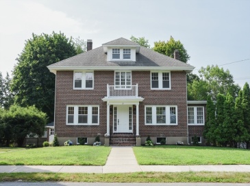 19 Stoneleigh Rd, Watertown, Massachusetts, 4 Bedrooms Bedrooms, 8 Rooms Rooms,2 BathroomsBathrooms,Residential,For Sale,Stoneleigh Rd,73539656