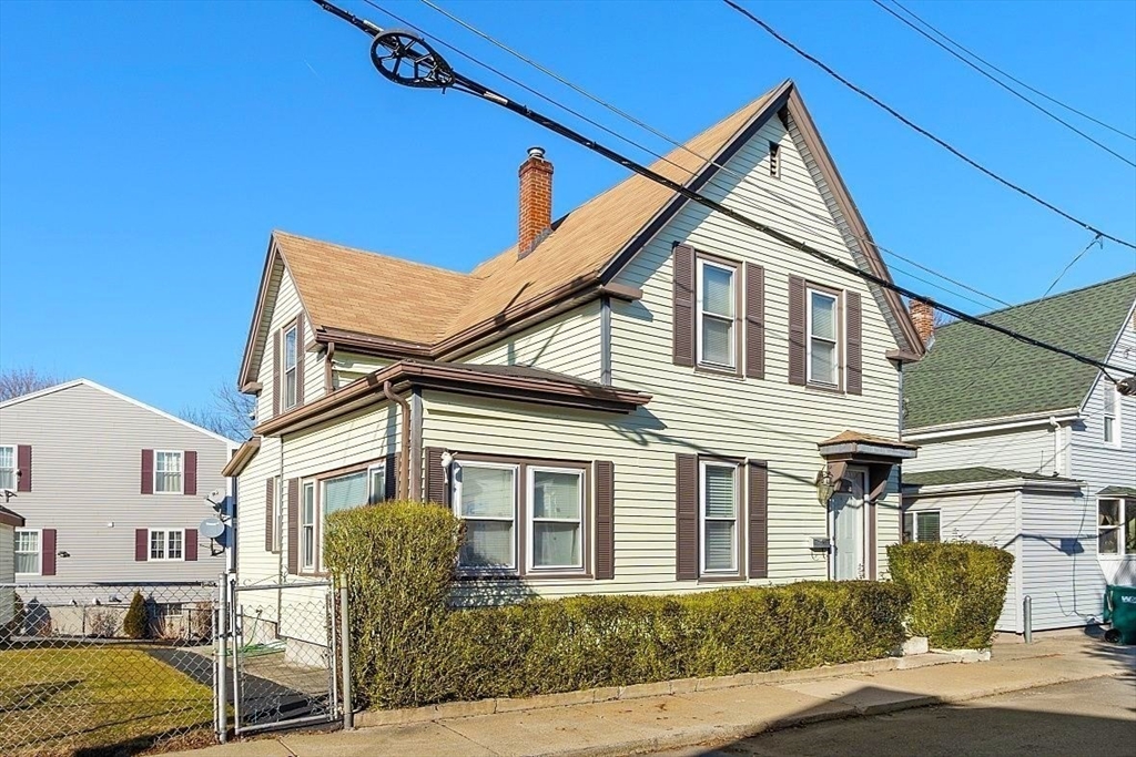 27 Houston Place, Lynn, Massachusetts, 3 Bedrooms Bedrooms, 6 Rooms Rooms,1.5 BathroomsBathrooms,Residential,For Sale,Houston Place,73546946