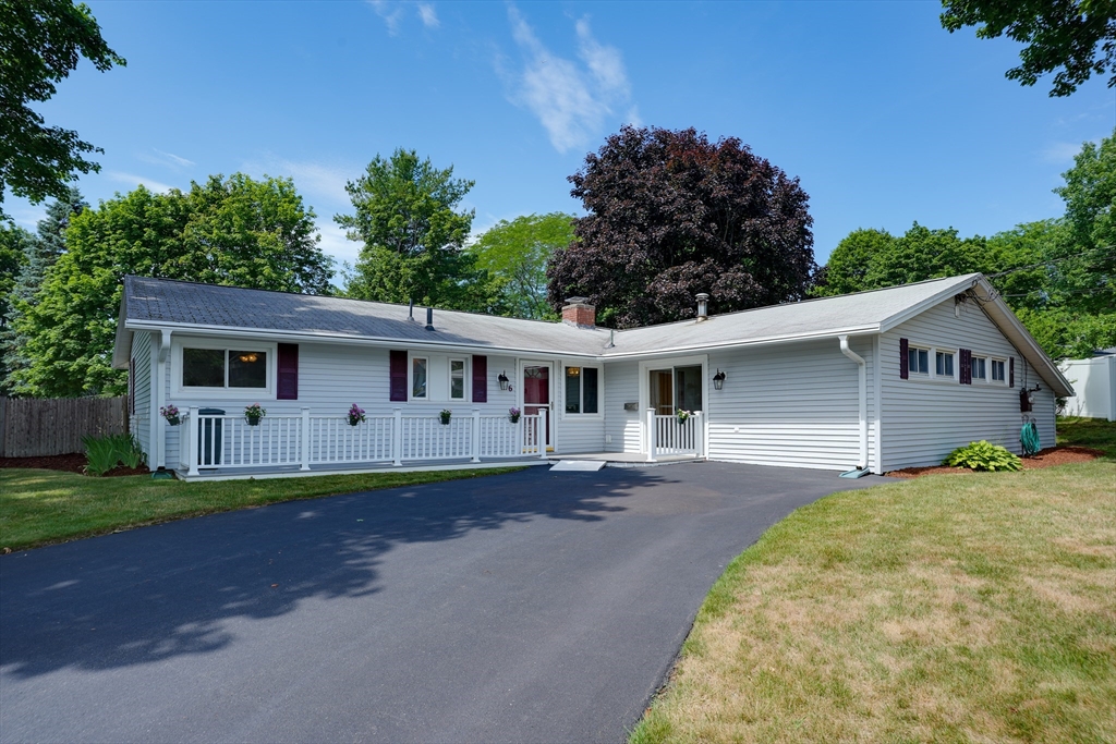 6 Donna St, Peabody, Massachusetts, 3 Bedrooms Bedrooms, 8 Rooms Rooms,2 BathroomsBathrooms,Residential,For Sale,Donna St,73547035
