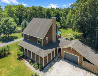 396 Lucy Little Rd, Dartmouth, Massachusetts, 4 Bedrooms Bedrooms, 6 Rooms Rooms,2 BathroomsBathrooms,Residential,For Sale,Lucy Little Rd,73547049