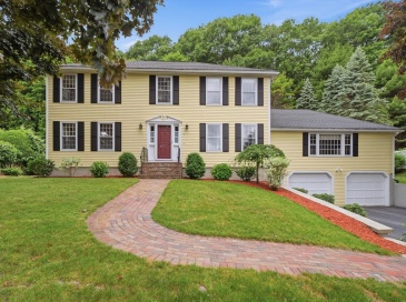 4 Nicoll Dr, Andover, Massachusetts, 4 Bedrooms Bedrooms, 8 Rooms Rooms,2.5 BathroomsBathrooms,Residential,For Sale,Nicoll Dr,73540708