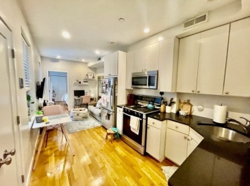 419 Hanover, Boston, Massachusetts, 2 Bedrooms Bedrooms, 4 Rooms Rooms,1 BathroomBathrooms,Residential Lease,For Rent,Hanover,73547062