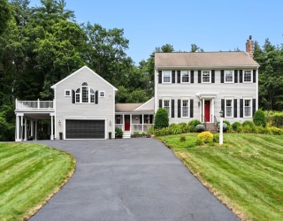799 Hanover St, Hanover, Massachusetts, 4 Bedrooms Bedrooms, 8 Rooms Rooms,4.5 BathroomsBathrooms,Residential,For Sale,Hanover St,73547288