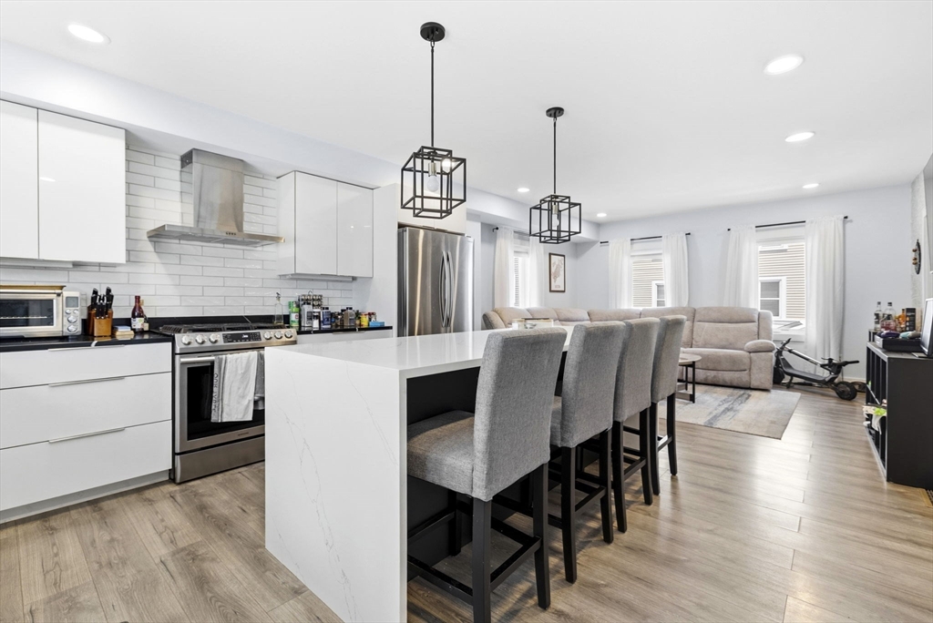 169 West 9th, Boston, Massachusetts, 4 Bedrooms Bedrooms, 6 Rooms Rooms,4 BathroomsBathrooms,Residential Lease,For Rent,West 9th,73547066