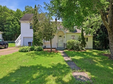 56 Lincoln Ave, South Hadley, Massachusetts, 3 Bedrooms Bedrooms, 7 Rooms Rooms,2 BathroomsBathrooms,Residential,For Sale,Lincoln Ave,73547286