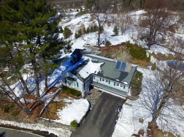 39 Locust St, Burlington, Massachusetts, 4 Bedrooms Bedrooms, 9 Rooms Rooms,3 BathroomsBathrooms,Residential Lease,For Rent,Locust St,73501587