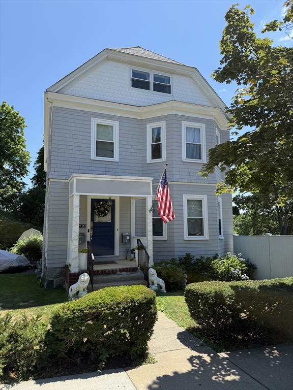 372 Metropolitan Ave, Boston, Massachusetts, 2 Bedrooms Bedrooms, 5 Rooms Rooms,1 BathroomBathrooms,Residential Lease,For Rent,Metropolitan Ave,73547306