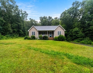 10 Lyford Rd, Spencer, Massachusetts, 3 Bedrooms Bedrooms, 5 Rooms Rooms,2 BathroomsBathrooms,Residential,For Sale,Lyford Rd,73547092