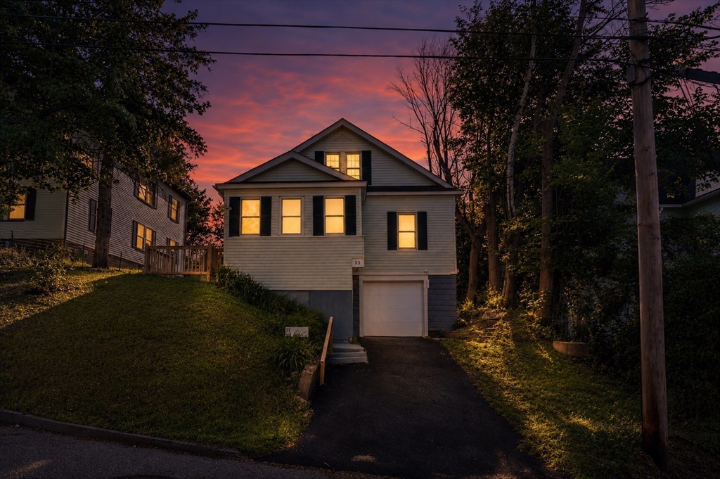 53 Peabody St, Gardner, Massachusetts, 6 Bedrooms Bedrooms, 10 Rooms Rooms,1.5 BathroomsBathrooms,Residential,For Sale,Peabody St,73546982
