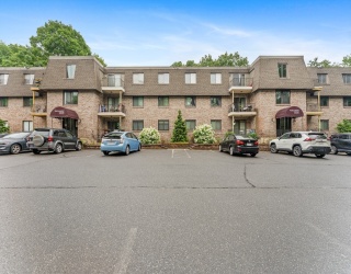 59 School St, Northborough, Massachusetts, 2 Bedrooms Bedrooms, 4 Rooms Rooms,1 BathroomBathrooms,Residential,For Sale,School St,73547100