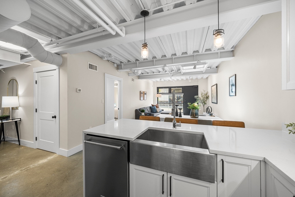 305 Webster Ave, Cambridge, Massachusetts, 2 Bedrooms Bedrooms, 5 Rooms Rooms,2 BathroomsBathrooms,Residential,For Sale,Webster Ave,73474993