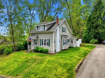 40 Fairview St, East Longmeadow, Massachusetts, 2 Bedrooms Bedrooms, 5 Rooms Rooms,1 BathroomBathrooms,Residential,For Sale,Fairview St,73529834