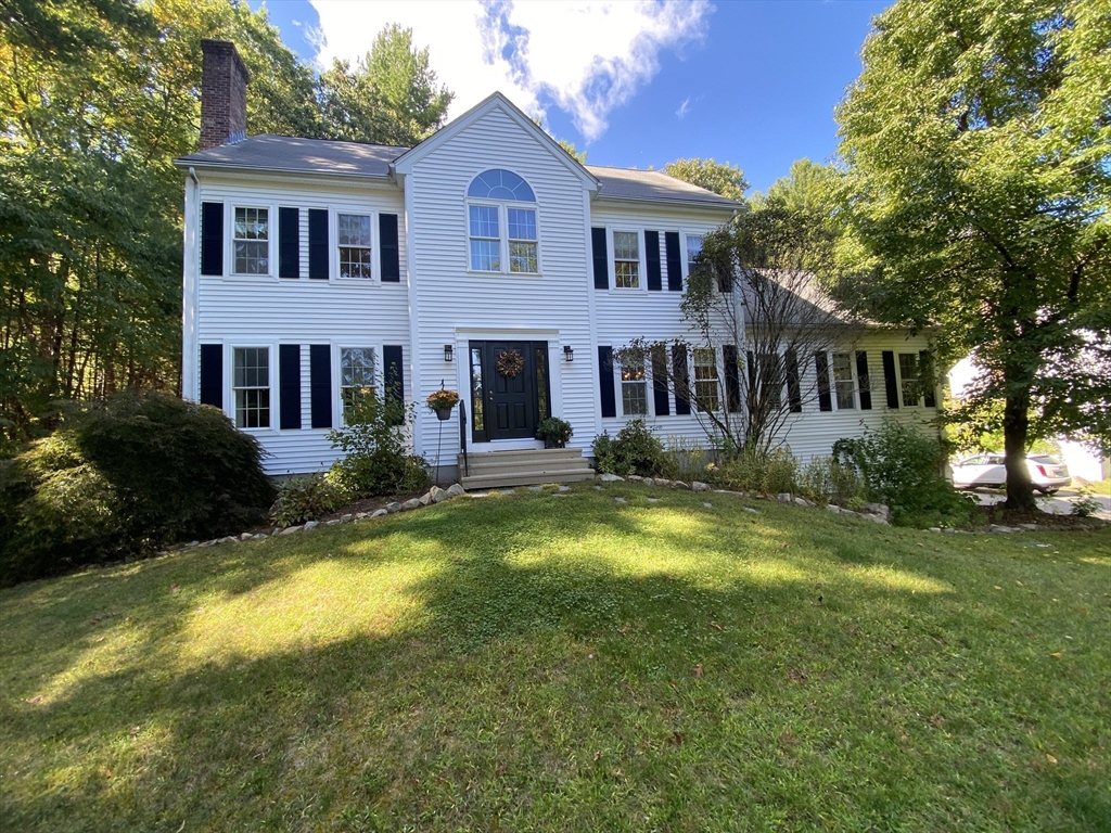 217 Brookway Dr, Northbridge, Massachusetts, 4 Bedrooms Bedrooms, 9 Rooms Rooms,2.5 BathroomsBathrooms,Residential,For Sale,Brookway Dr,73435563