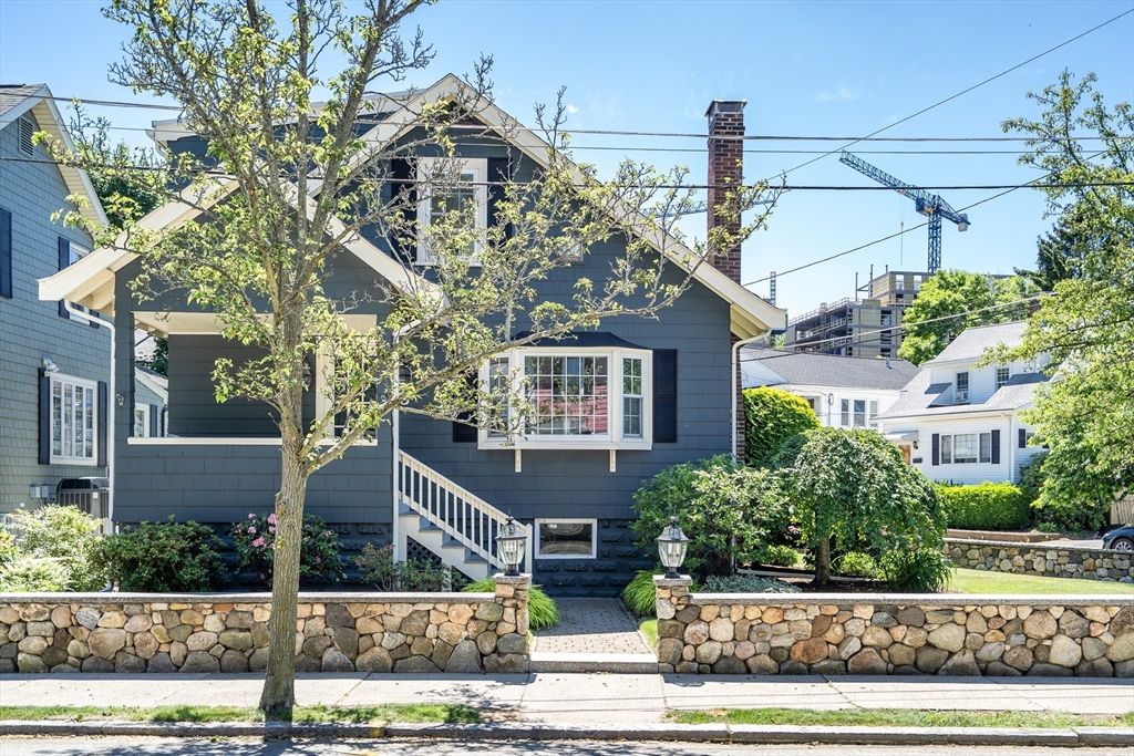 5 Sunset Ave., Medford, Massachusetts, 5 Bedrooms Bedrooms, 9 Rooms Rooms,3 BathroomsBathrooms,Residential,For Sale,Sunset Ave.,73533839