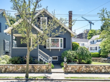 5 Sunset Ave., Medford, Massachusetts, 5 Bedrooms Bedrooms, 9 Rooms Rooms,3 BathroomsBathrooms,Residential,For Sale,Sunset Ave.,73533839