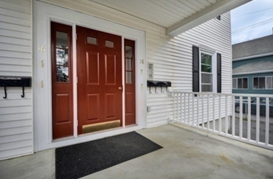 18 Hunt, Watertown, Massachusetts, 2 Bedrooms Bedrooms, 5 Rooms Rooms,2 BathroomsBathrooms,Residential Lease,For Rent,Hunt,73536088
