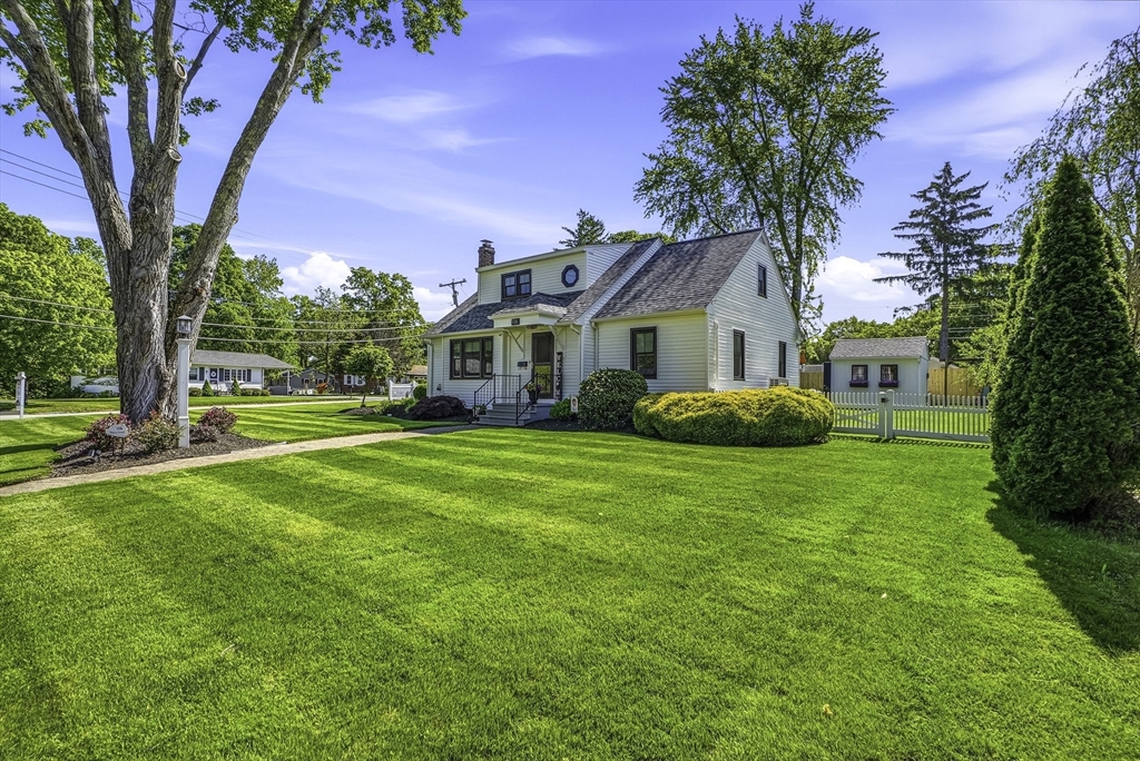 106 Sherry Street, Northbridge, Massachusetts, 4 Bedrooms Bedrooms, 10 Rooms Rooms,2 BathroomsBathrooms,Residential,For Sale,Sherry Street,73522794