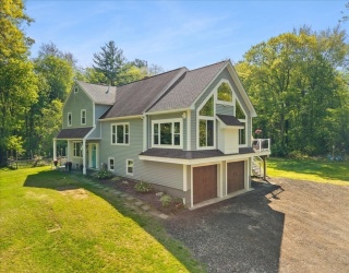 44 S Main St, Berkley, Massachusetts, 4 Bedrooms Bedrooms, 8 Rooms Rooms,2.5 BathroomsBathrooms,Residential,For Sale,S Main St,73524401