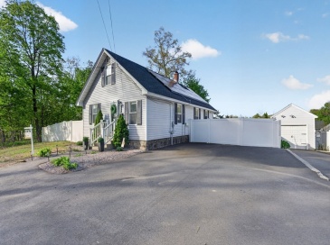 423 Textile Ave, Dracut, Massachusetts, 3 Bedrooms Bedrooms, 7 Rooms Rooms,1 BathroomBathrooms,Residential,For Sale,Textile Ave,73513816