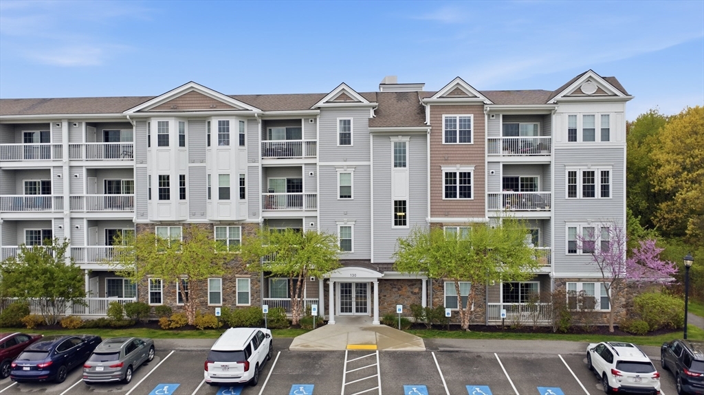 130 Trotter Rd, Weymouth, Massachusetts, 1 Bedroom Bedrooms, 4 Rooms Rooms,1 BathroomBathrooms,Residential,For Sale,Trotter Rd,73520759