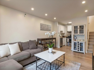 42 8th Street, Boston, Massachusetts, 1 Bedroom Bedrooms, 3 Rooms Rooms,1 BathroomBathrooms,Residential,For Sale,8th Street,73514958