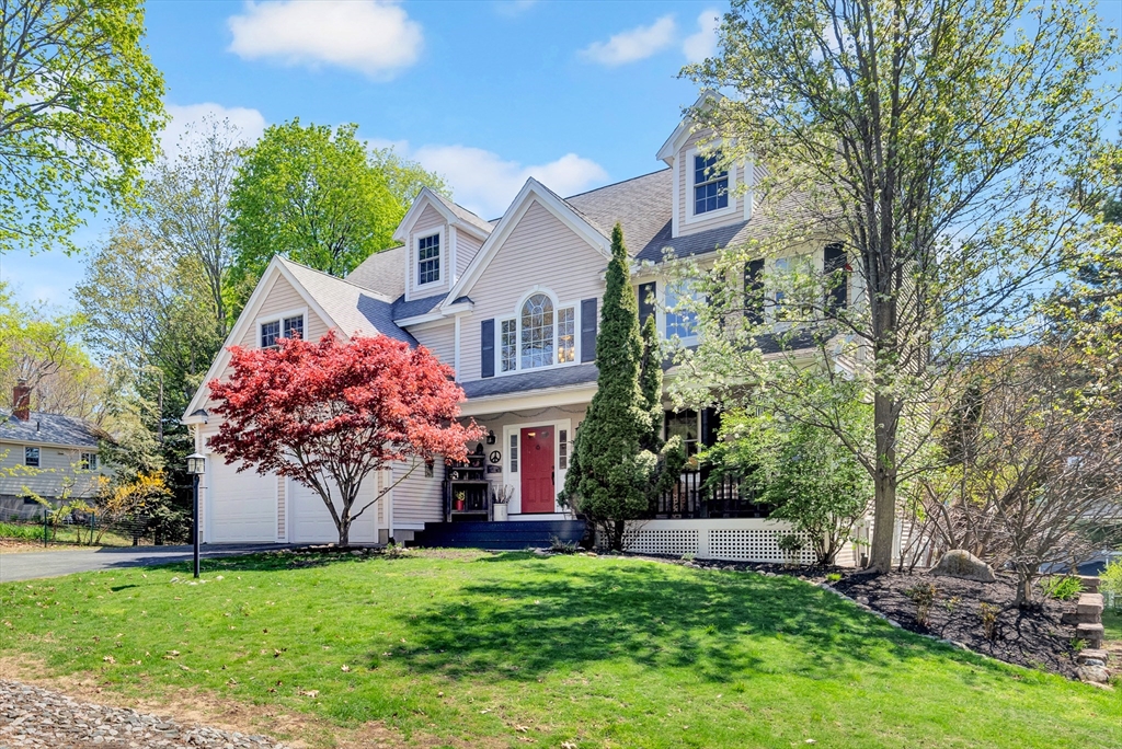 11 Rockland Avenue, Arlington, Massachusetts, 4 Bedrooms Bedrooms, 8 Rooms Rooms,2.5 BathroomsBathrooms,Residential,For Sale,Rockland Avenue,73513031