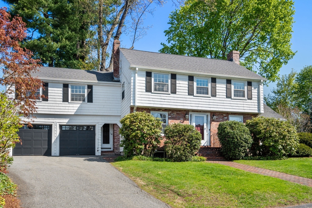 22 Lafayette Cir, Wellesley, Massachusetts, 4 Bedrooms Bedrooms, 8 Rooms Rooms,2.5 BathroomsBathrooms,Residential,For Sale,Lafayette Cir,73515018