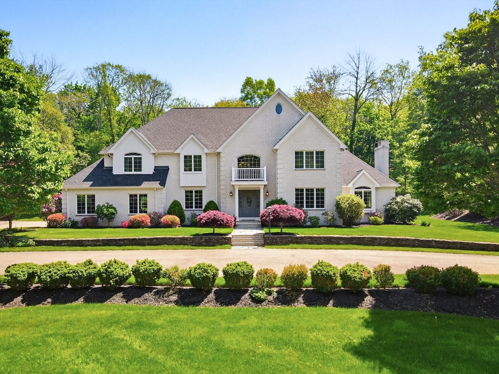 12 Birch Lane, Medfield, Massachusetts, 5 Bedrooms Bedrooms, 13 Rooms Rooms,3.5 BathroomsBathrooms,Residential,For Sale,Birch Lane,73524315
